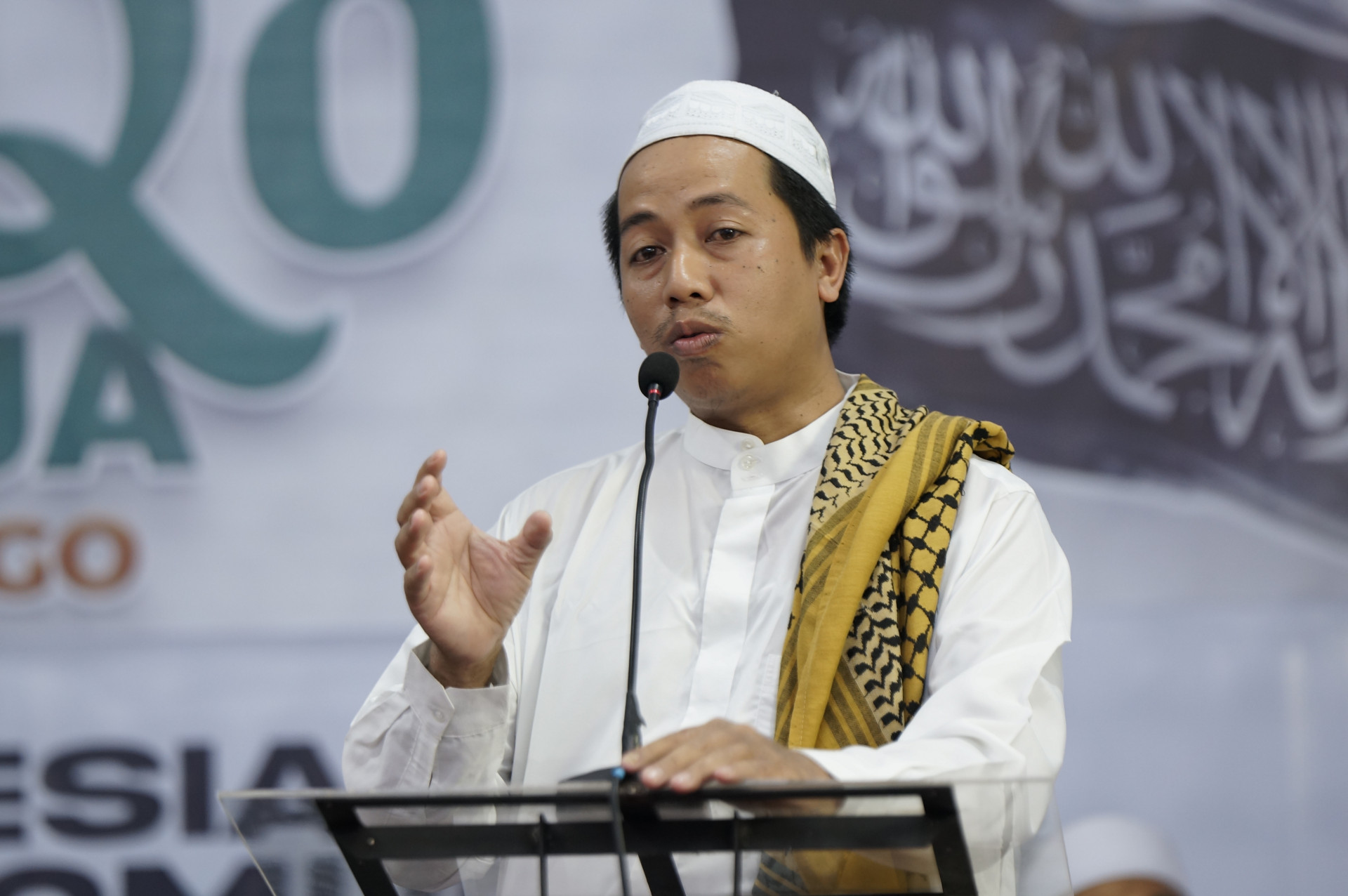 Kyai Muiz: Demokrasi Adalah Racun